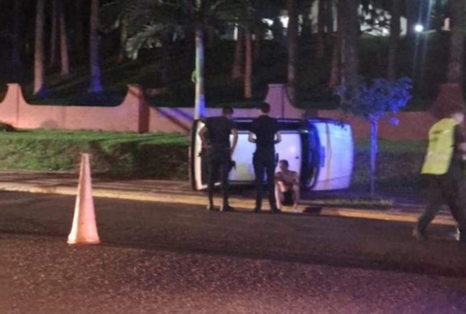 Volcó un auto en la avenida San Martín de Eldorado