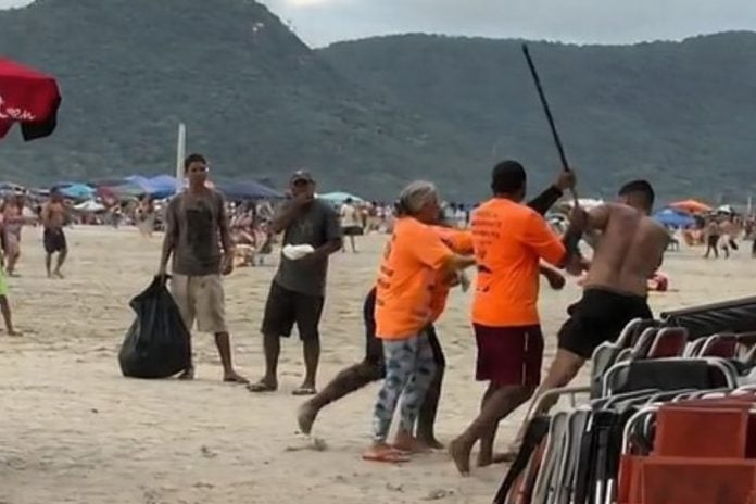 argentino atacado a palazos en brasil