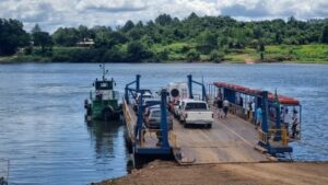 Analizan extender el horario de la balsa con Brasil