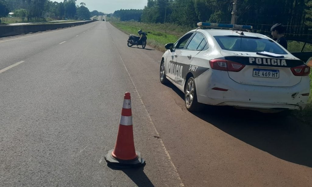 Casi termina en el coche fúnebre: motociclista chocó con un vehículo funerario