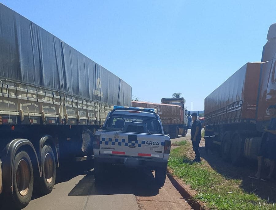 Colisión entre un camión y una camioneta en San Javier