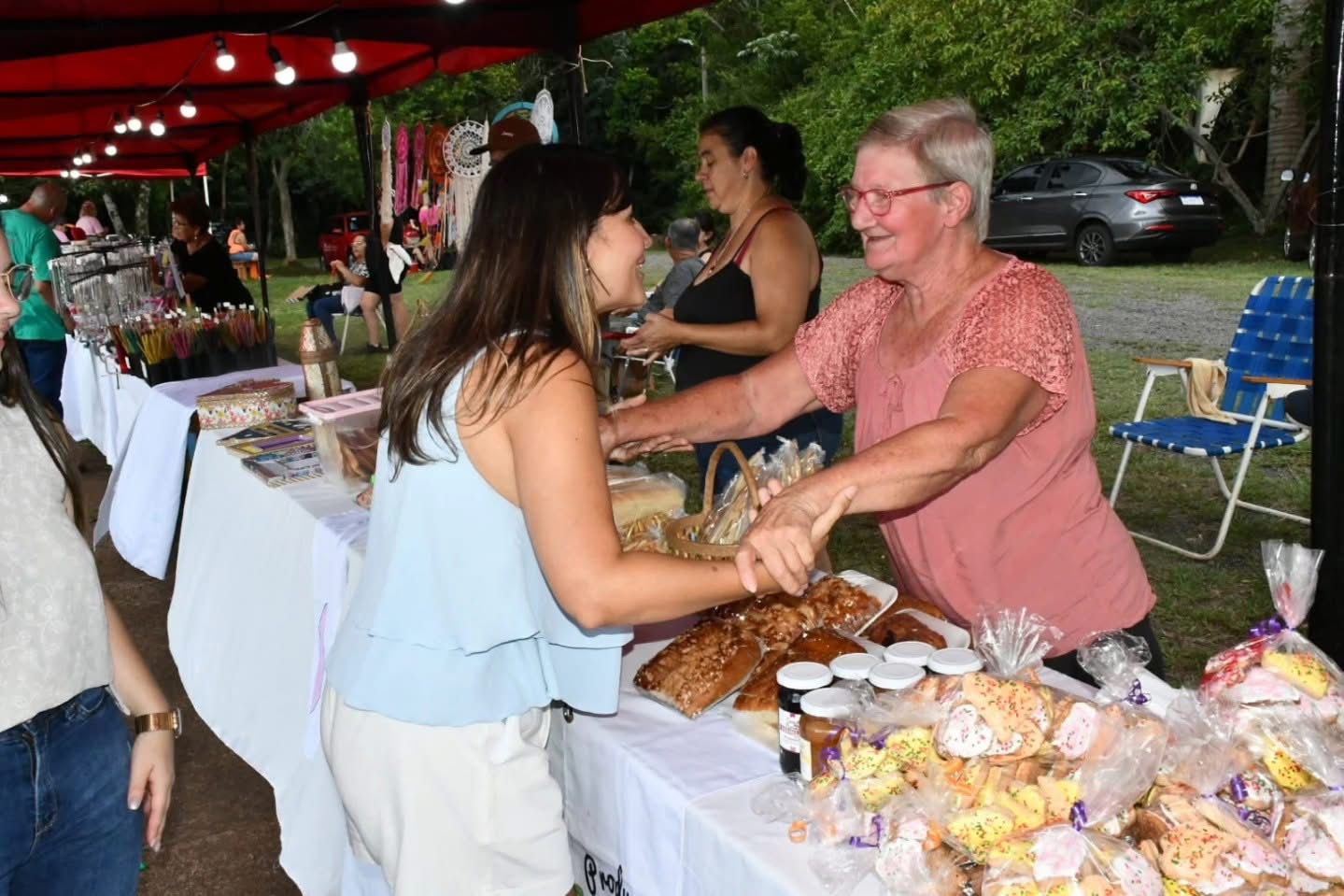 Eldorado conmemoró el Día de la Mujer con la Expo Artesana en la Costanera