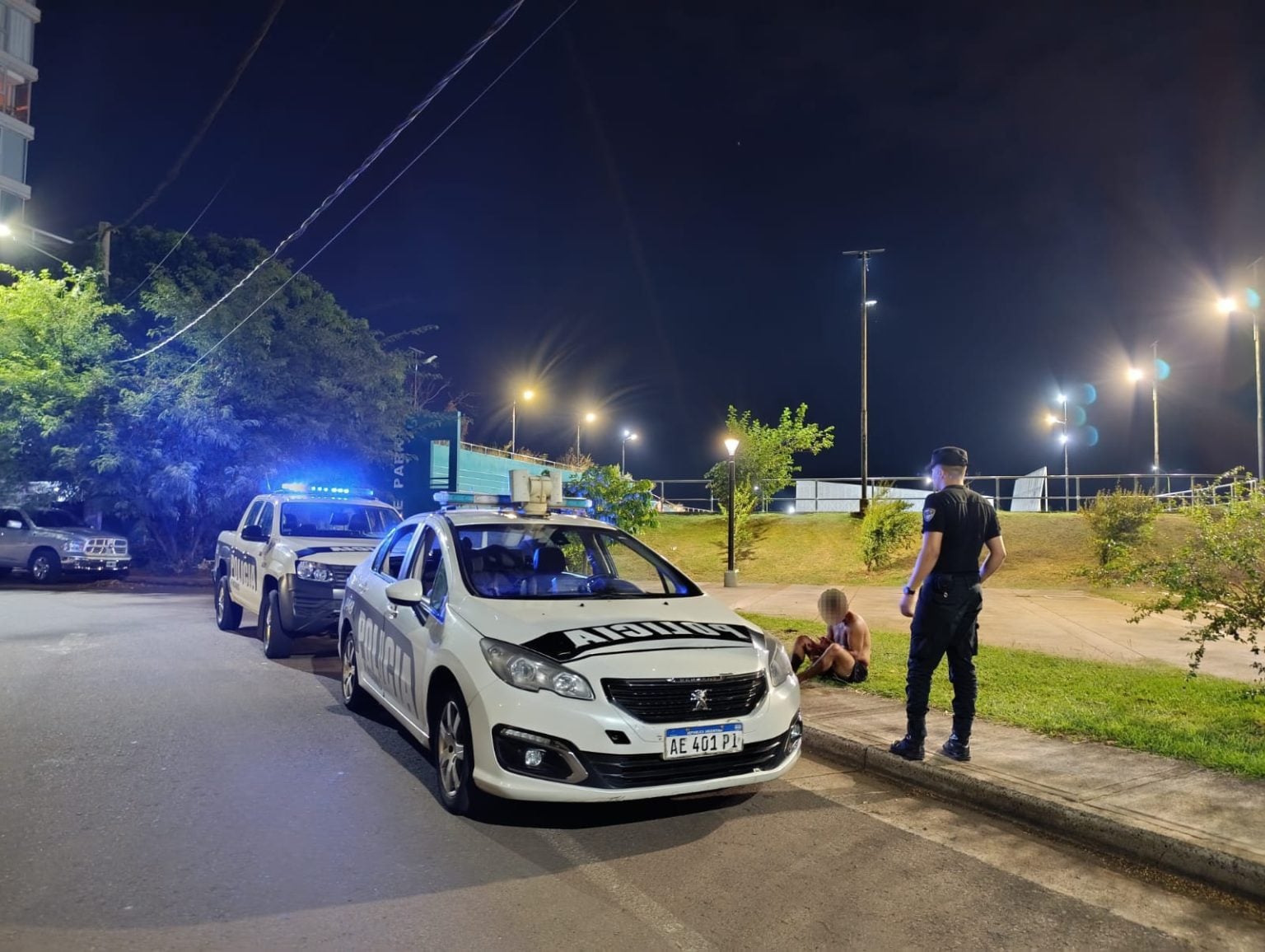 Investigan la muerte de un hombre que cayó desde un edificio
