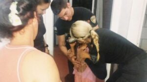 Policías salvaron a una niña que se atragantó con un caramelo en Eldorado