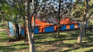 Un adolescente de 13 años está acusado de incendiar una escuela en Misiones