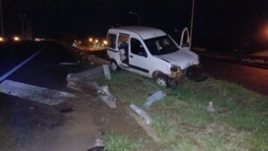 Un conductor resultó herido tras chocar contra el guardarraíl en Ruta 12
