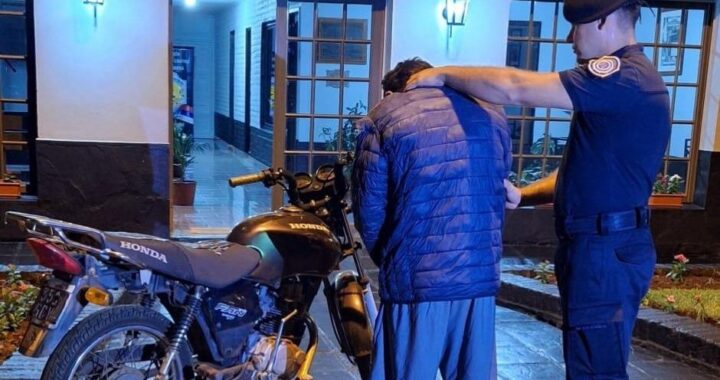 Una compra por redes y una entrega vigilada permitió recuperar una moto y detener al ladrón