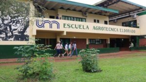 Suspendieron las elecciones en la Escuela Agrotécnica y Noelia Rivaldi continuará como directora