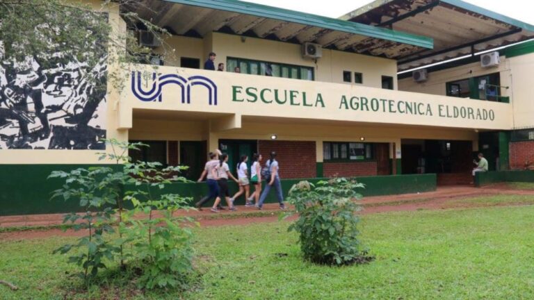 Suspendieron las elecciones en la Escuela Agrotécnica y Noelia Rivaldi continuará como directora