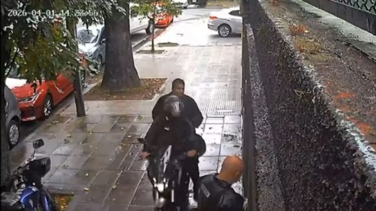 Asaltaron a un repartidor de dólares y se defendió a tiros