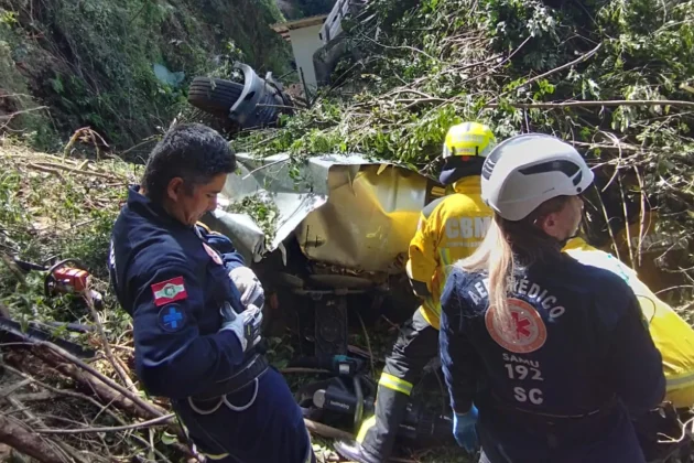 Brasil rescataron a un camionero tras cinco horas atrapado entre los hierros