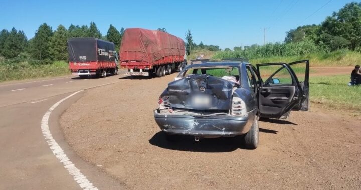 Choque entre un camión y un auto dejó al menos cuatro heridos sobre la Ruta 14