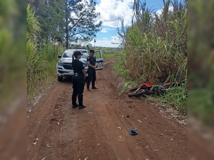 Choque entre una camioneta y una moto en la Ruta 17 dejó dos heridos