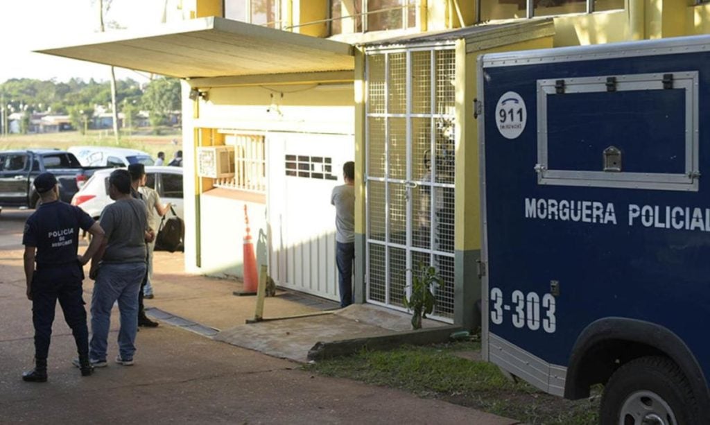 Hallaron dos vainas servidas y lesiones en brazos en el caso de la mujer policía encontrada muerta en Montecarlo