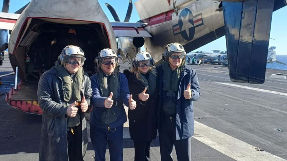 Javier Milei arribó al portaaviones USS Nimitz para participar de ejercicios navales con EE.UU.