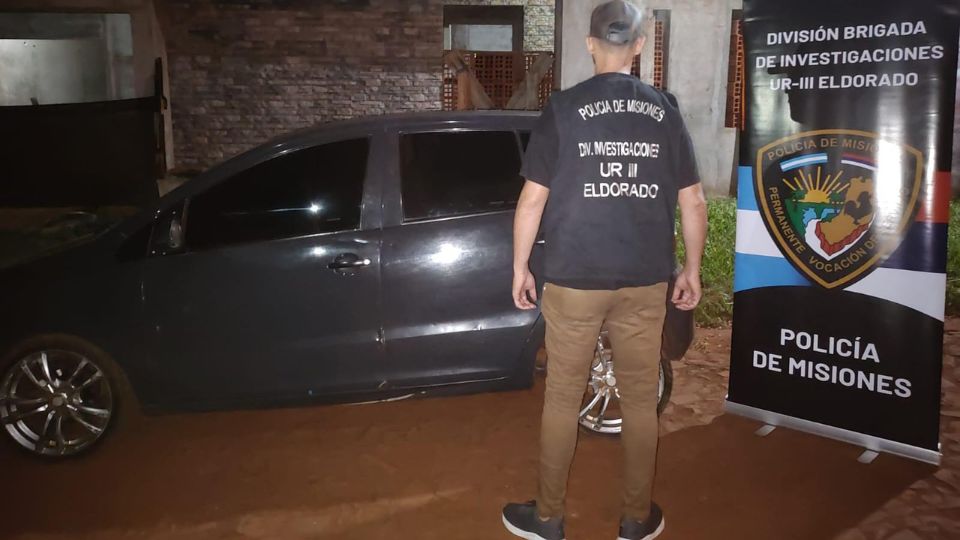 Recuperan en Eldorado un auto robado en Buenos Aires