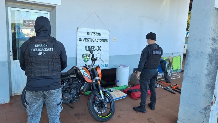 Secuestran objetos robados durante allanamientos y sospechan narcomenudeo