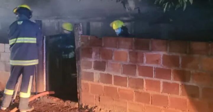 Un incendio destruyó por completo una vivienda