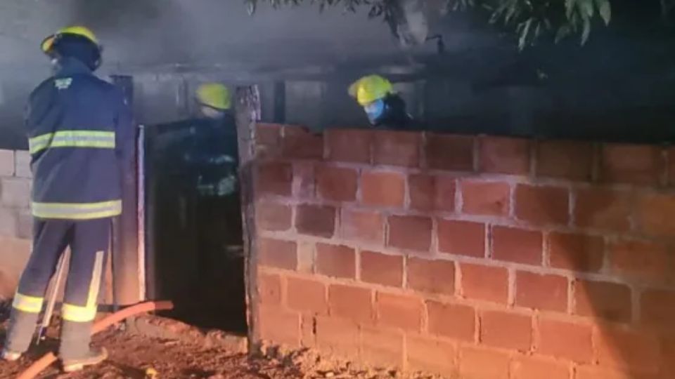 Un incendio destruyó por completo una vivienda