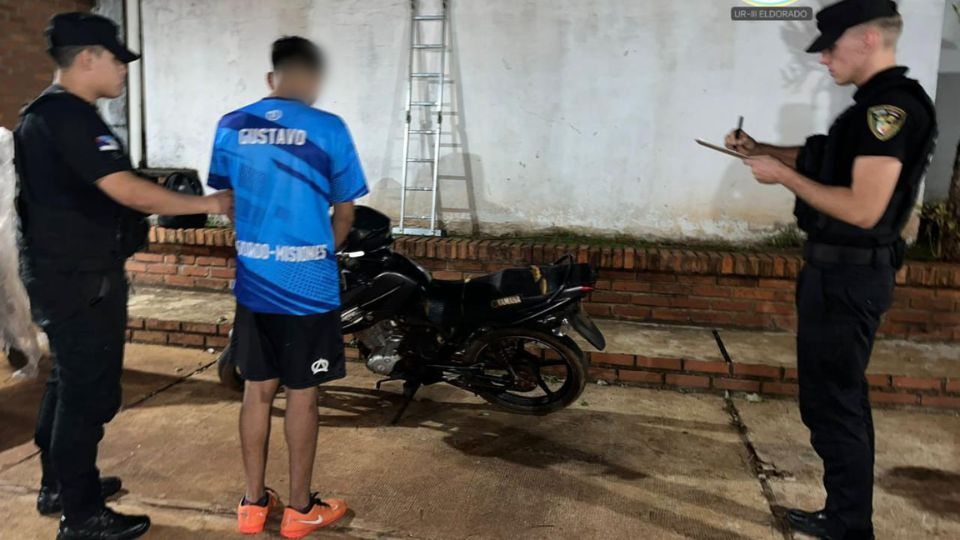 Un joven fue detenido al conducir una moto robada en Eldorado