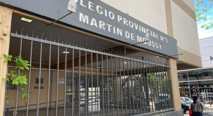 Una alumna amenazó con un cuchillo a sus compañeras en plena escuela