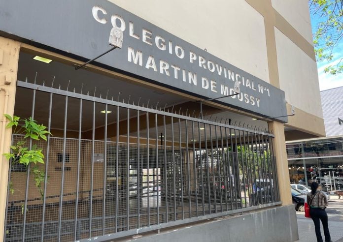 Una alumna amenazó con un cuchillo a sus compañeras en plena escuela