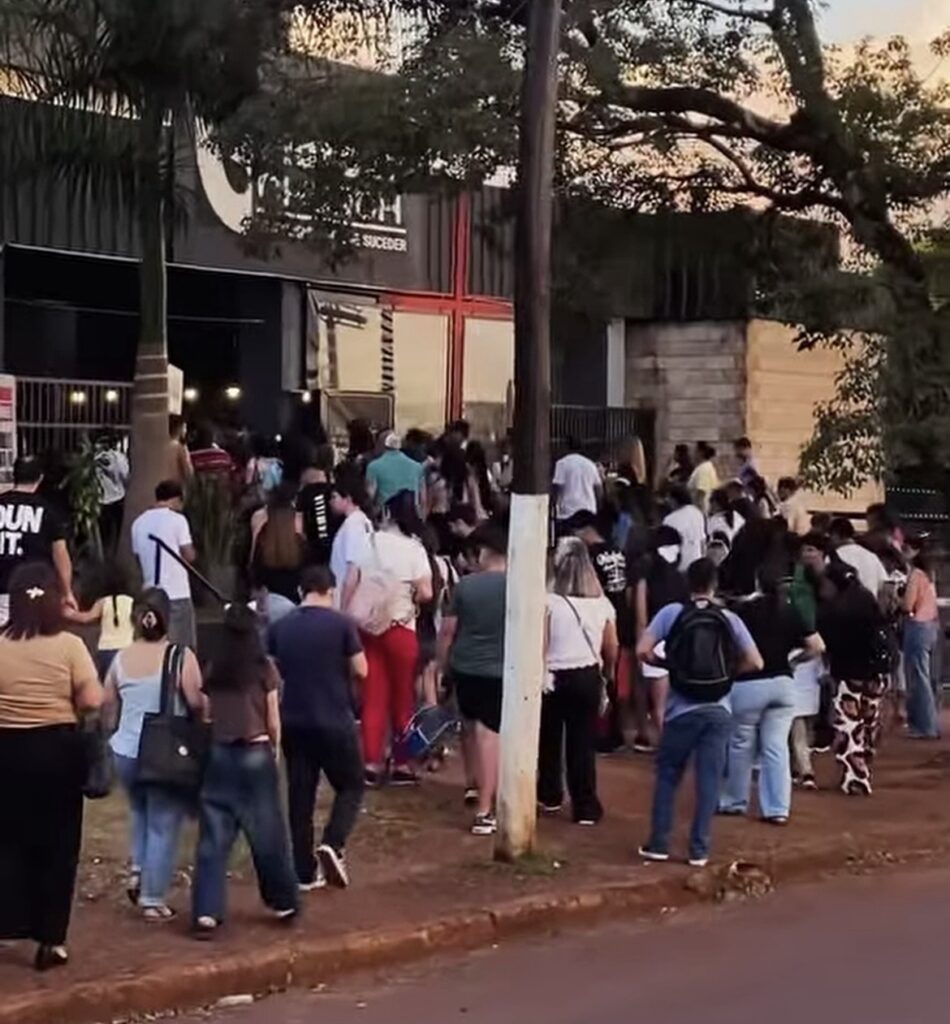 Miles de personas rindieron tributo a Jesús