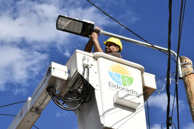 Eldorado avanza con el recambio a tecnología LED para mejorar la seguridad y el alumbrado público
