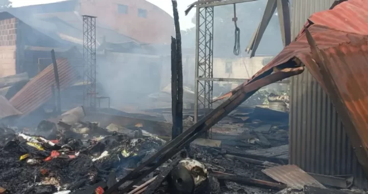 Bomberos evitaron que un incendio de gran magnitud se propagara