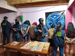 Detuvieron a cinco integrantes de una familia por presunto narcomenudeo