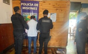 Detuvieron a un hombre de 70 años por intento de abuso, amenazas y tenencia ilegal de armas
