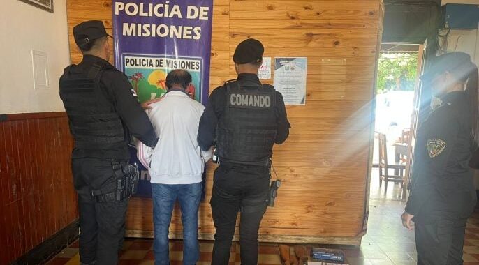 Detuvieron a un hombre de 70 años por intento de abuso, amenazas y tenencia ilegal de armas