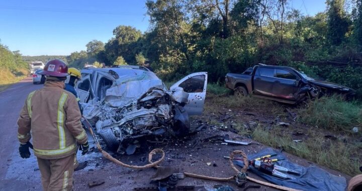 Dos conductores resultaron heridos tras un choque frontal