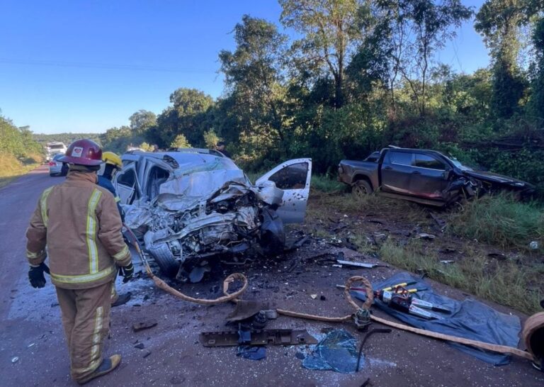 Dos conductores resultaron heridos tras un choque frontal