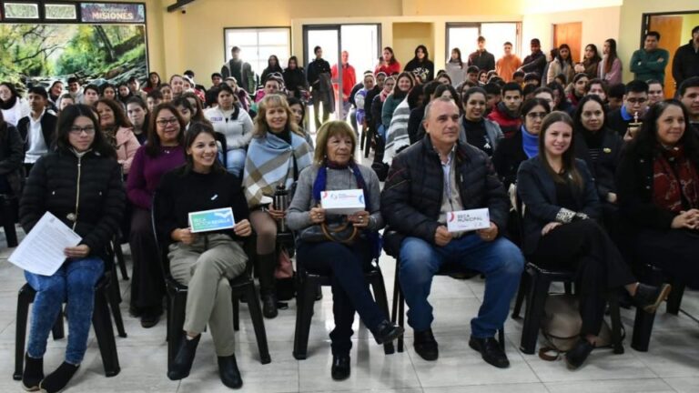 Eldorado triplicó la inversión en educación y amplió el sistema de becas estudiantiles