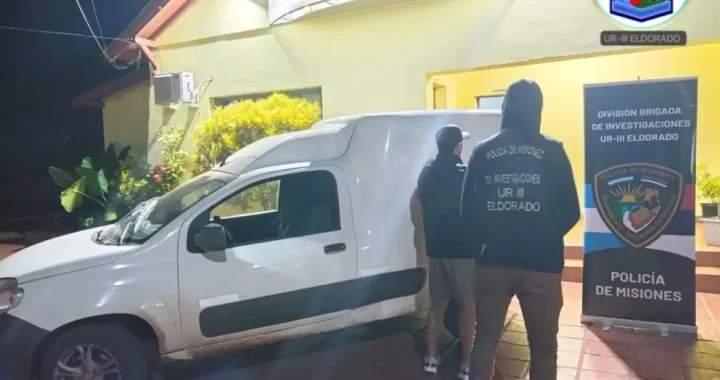 Eldorado interceptan una Fiorino robada en Buenos Aires