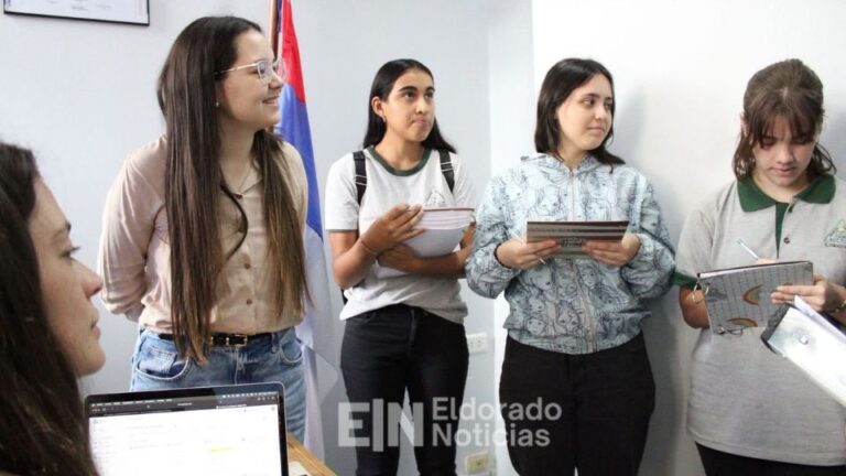 Estudiantes del BOP N°46 recorrieron el Concejo Deliberante de Eldorado