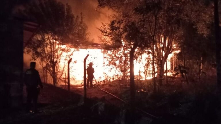 Incendio destruyó una vivienda en Eldorado