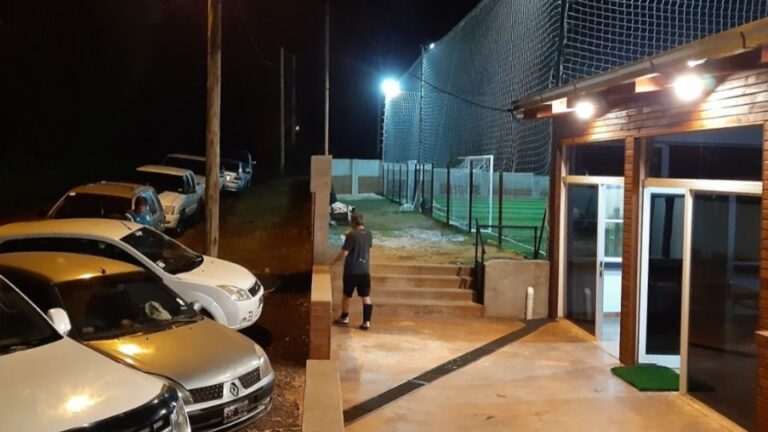 Robaron y vaciaron un predio deportivo en Eldorado