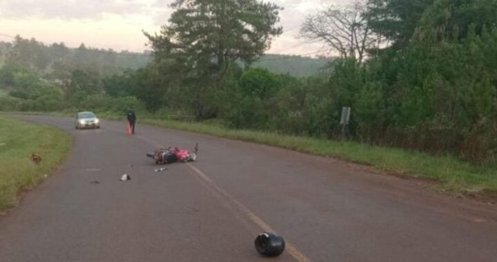 Un motociclista lucha por su vida tras despistar en la Ruta 17 en Eldoradо