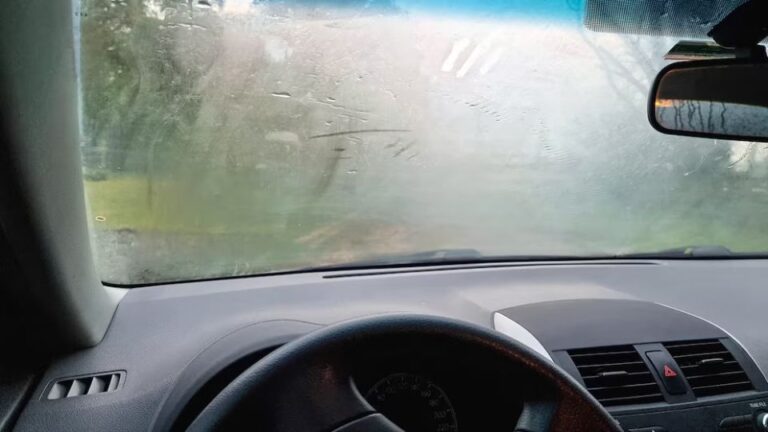 Cómo desempañar rápidamente los vidrios de un auto