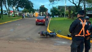 Dos mujeres resultaron heridas tras un choque entre una moto y un auto en San Vicente