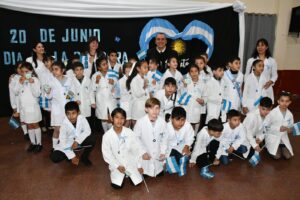 Emotiva Promesa de Lealtad a la Bandera reunió a alumnos, familias y autoridades en Eldorado