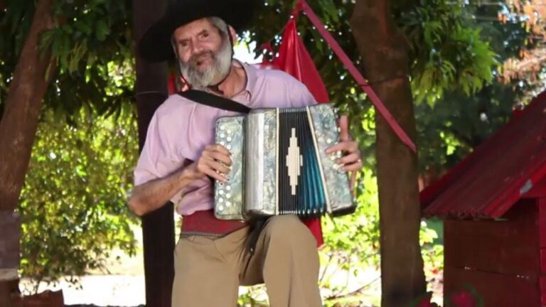 Falleció el cantautor misionero «Moni» Encina