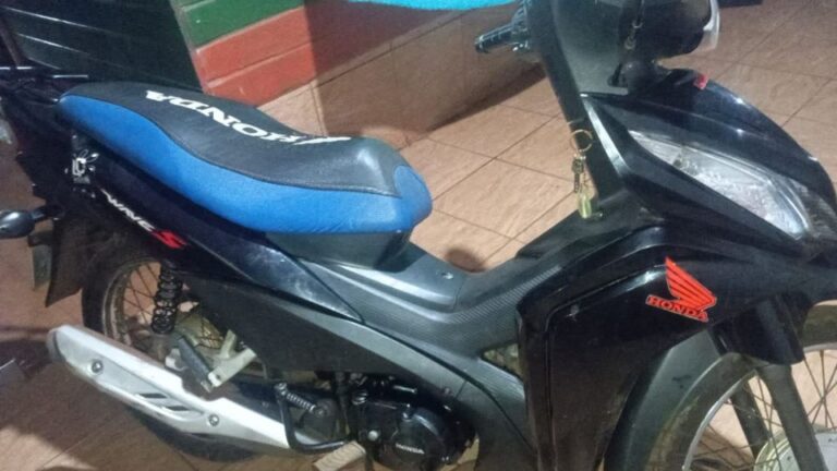 Le robaron la moto mientras trabajaba en el Hospital SAMIC de Eldorado y pide ayuda para recuperarla