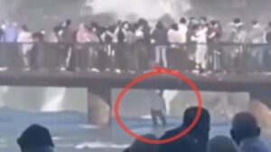 Expulsaron al turista que arriesgó su vida para recuperar un celular en las Cataratas del Iguazú