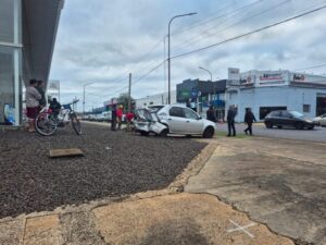 Una ciclista resultó herida tras un choque y fue trasladada al Hospital Madariaga