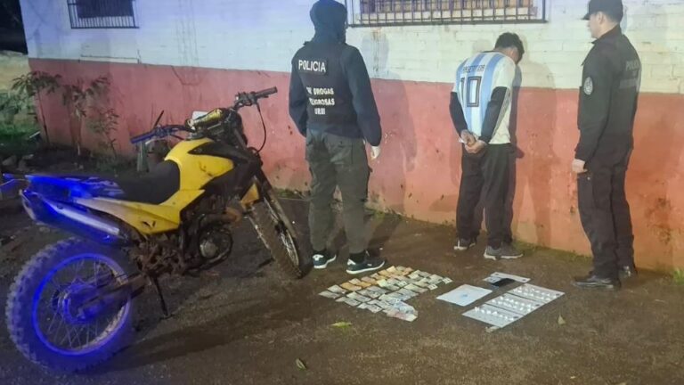 Detuvieron en Eldorado a un motociclista que intentó huir de un control y llevaba cocaína