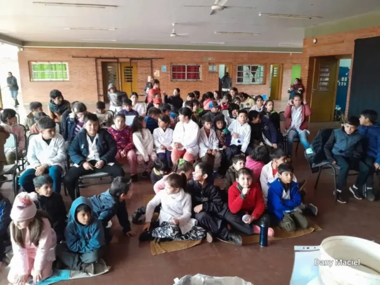 Eldorado impulsa las huertas escolares con una nueva jornada de capacitación en la Escuela 735