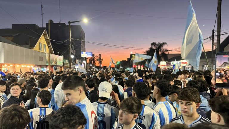 Miles de eldoradenses celebraron el pase de Argentina a la final del Mundial con un amplio operativo de seguridad